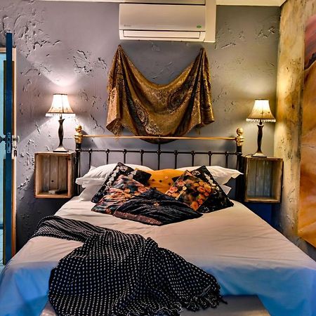 Iszis Guest House Bloemfontein Exterior foto