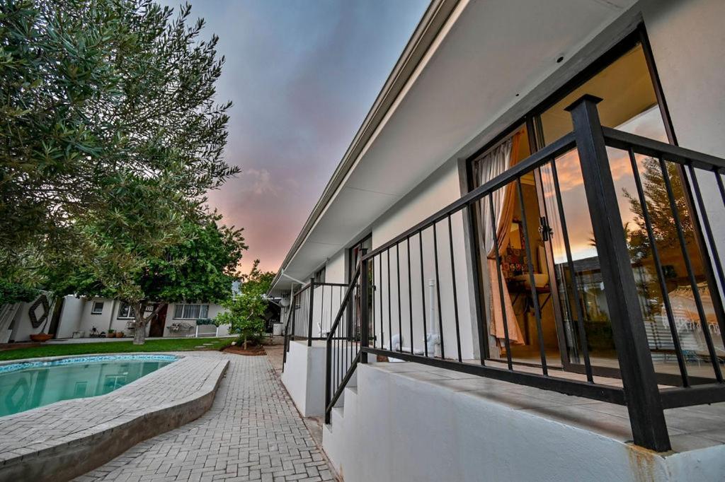 Iszis Guest House Bloemfontein Exterior foto