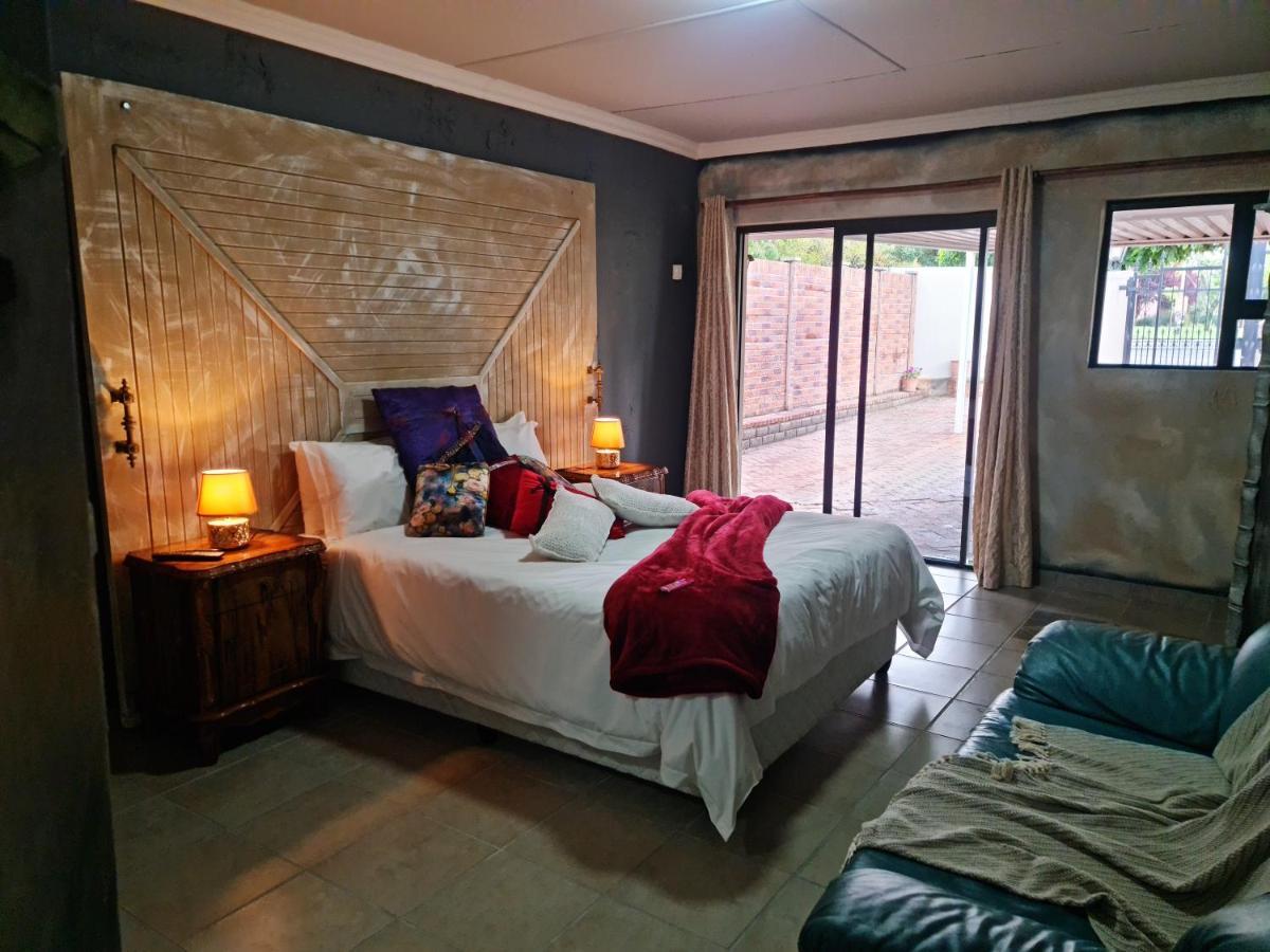 Iszis Guest House Bloemfontein Exterior foto